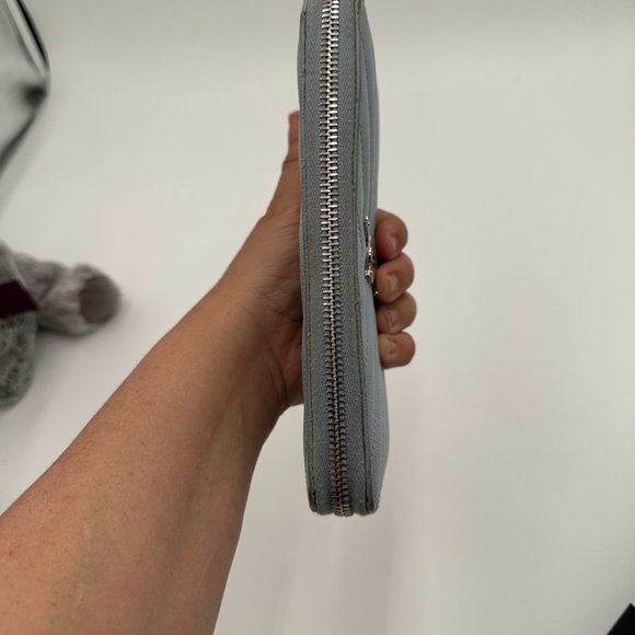 YSL Chevron  'Monogram' Zip Around Quilted Calfskin in Sugar Sand - Picture 6 of 12